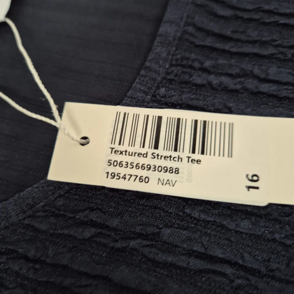 CLASSIC - UK 16 NAVY TEXTURED STRETCH TEE – CLASSIC