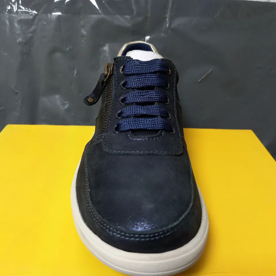 STRIVE MADISON TRAINERS IN NAVY SPARKLE - UK 3