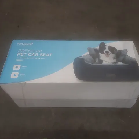 BOXED FUR DREAMS PREMIUM PET CAR SEAT