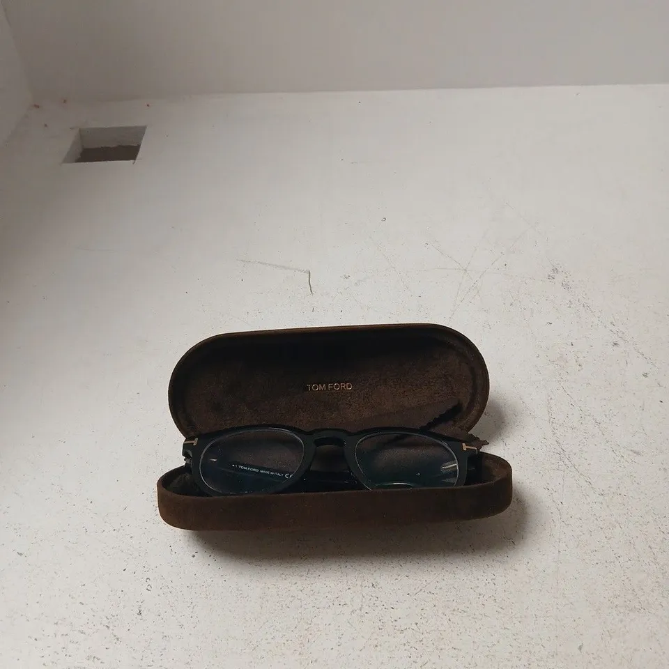 TOM FORD TF5629-B.001 EYEGLASSES – MADE IN ITALY