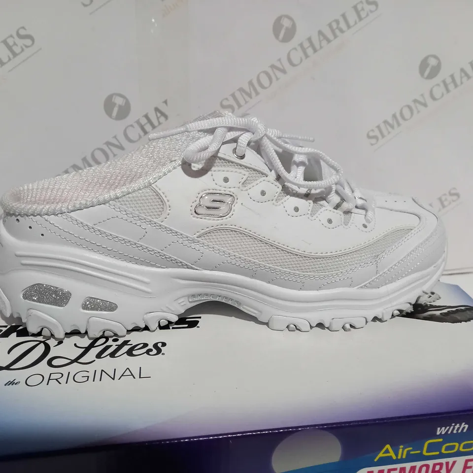 BOXED SKECHERS WOMEN'S D'LITES BRIGHT SKY SNEAKER - SIZE UK 6