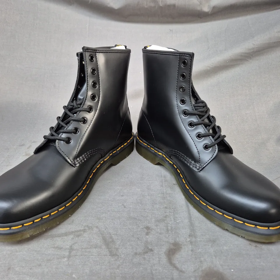 BOXED PAIR OF DR MARTENS 1460 ANKLE BOOTS IN BLACK UK SIZE 11