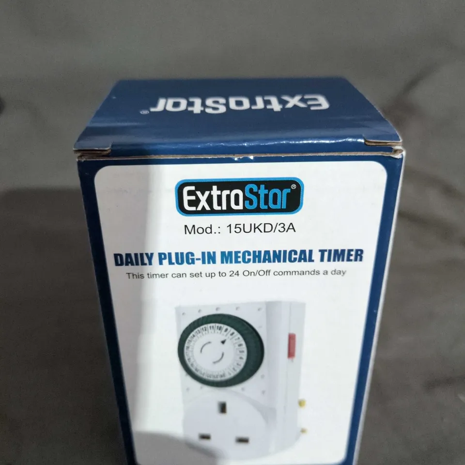 BOX OF APPROXIMATELY 20 ASSORTED HOUSEHOLD ITEMS INCLUDING MECHANICAL TIMER , UNICARE POWDER FREE GLOVES AND SWISS KITCHEN TOWEL