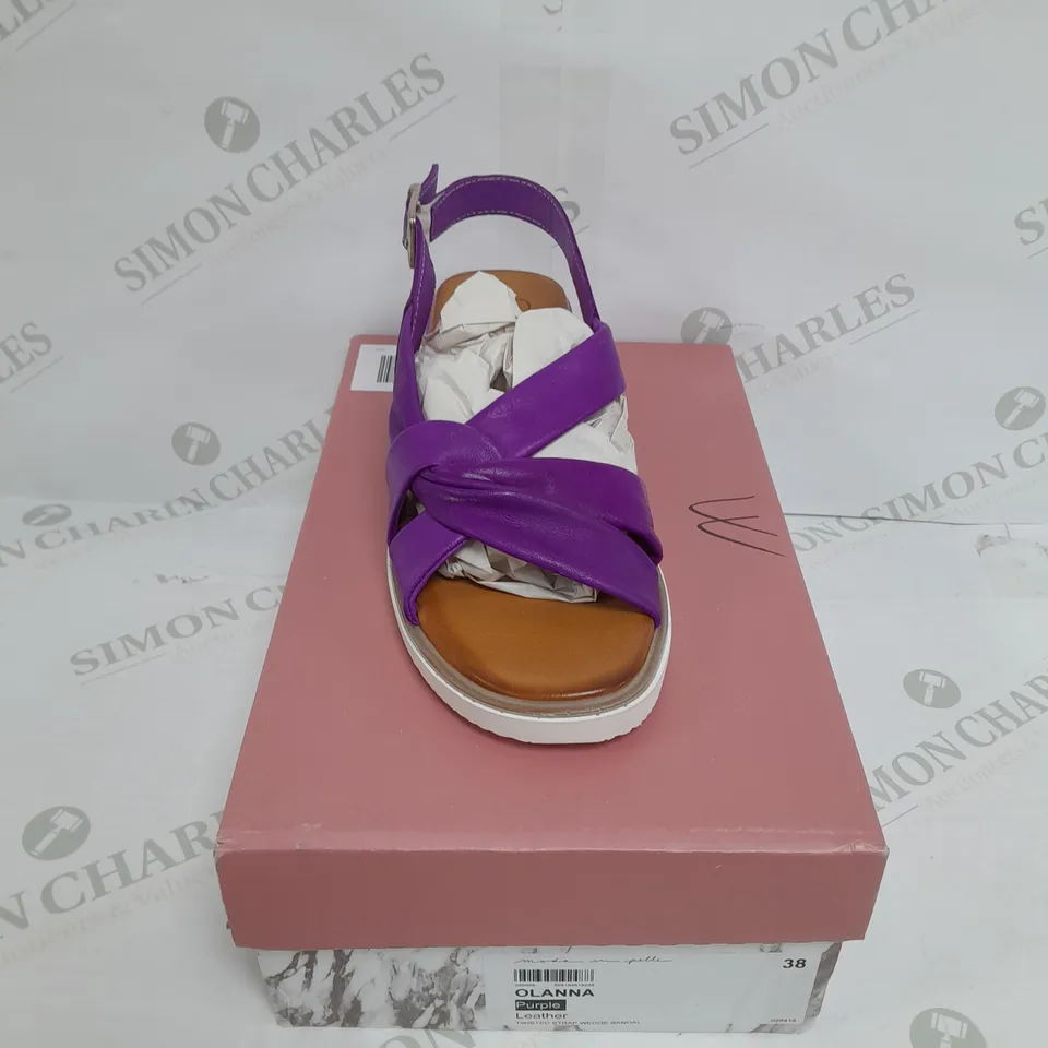 BOXED MODA IN PELLE OLANNA SANDAL SIZE 5