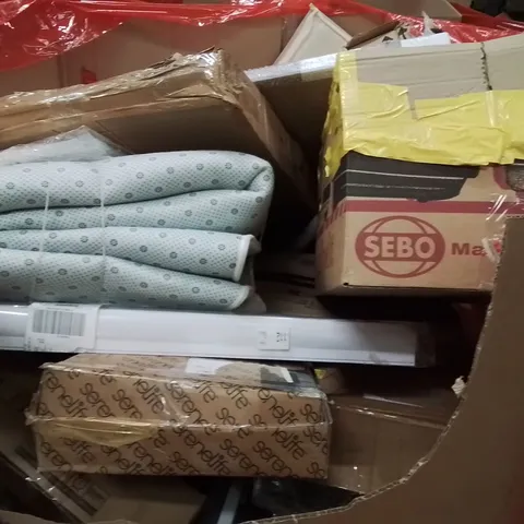 PALLET OF ASSORTED HOUSEHOLD GOODS AND PRODUCTS TO INCLUDE;AREA RUG,DESK,PHOTO FRAME