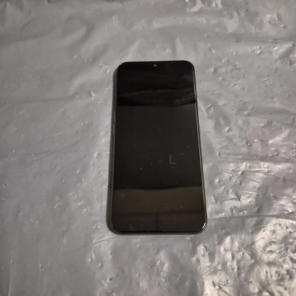 DORO SMARTPHONE IN GREY