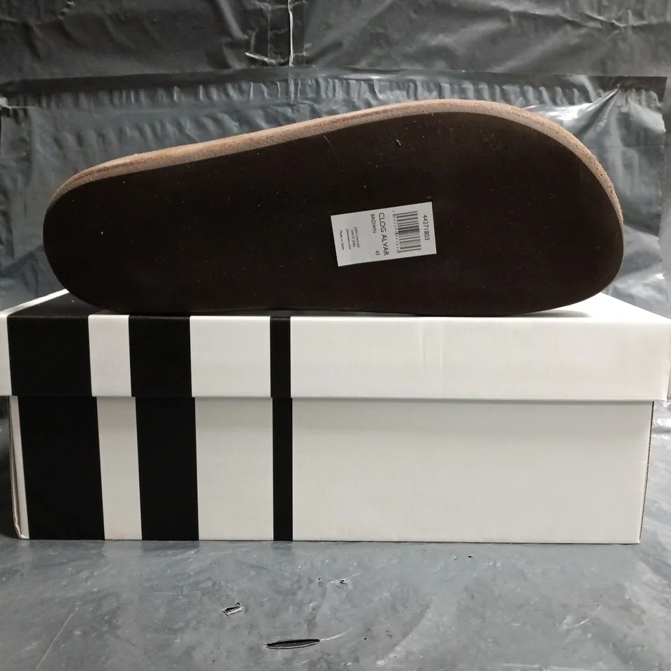 BOXED PAIR OF JOHN LEWIS CLOG ALVAR SHOES IN BROWN SIZE EU 43