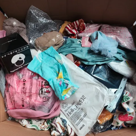 APPROXIMATELY 30 ASSORTED KIDS CLOTHING ITEMS IN VARIOUS STYLES, SIZES & COLOURS 
