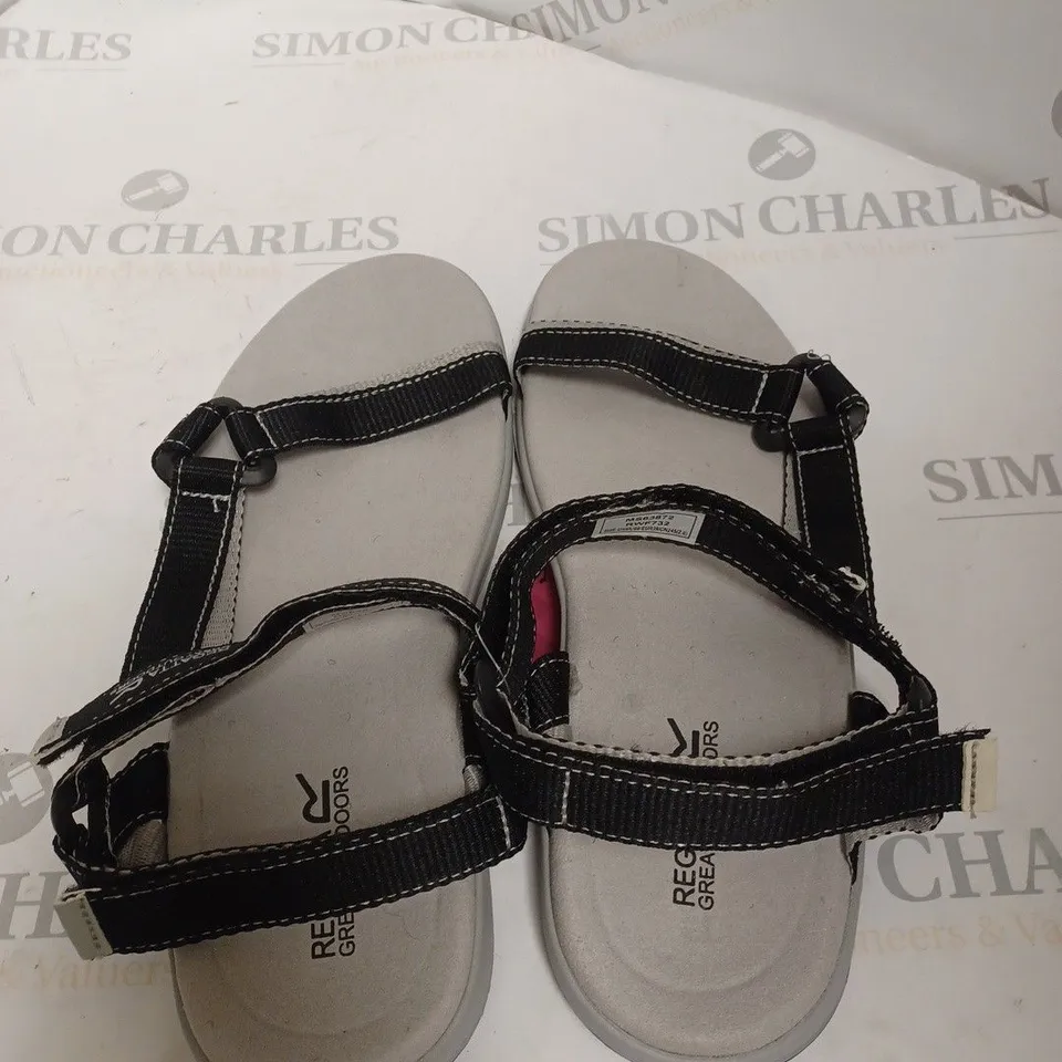 REGATTA LADY SANTA SOL SANDALS SIZE 6
