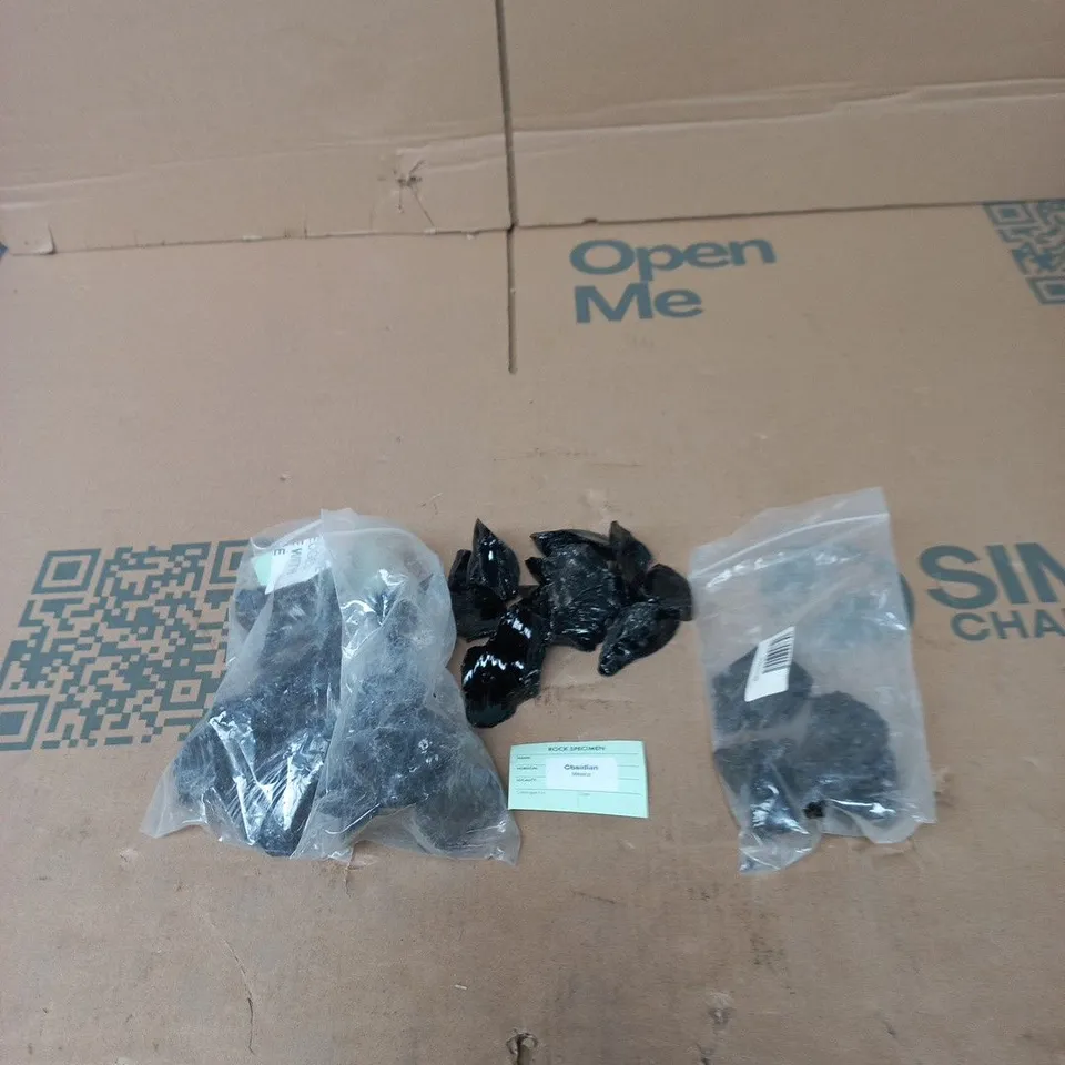 UNKNOWN WEIGHT/QUANTITY OF OBSIDIAN FROM MEXICO (AS IN PICTURE)