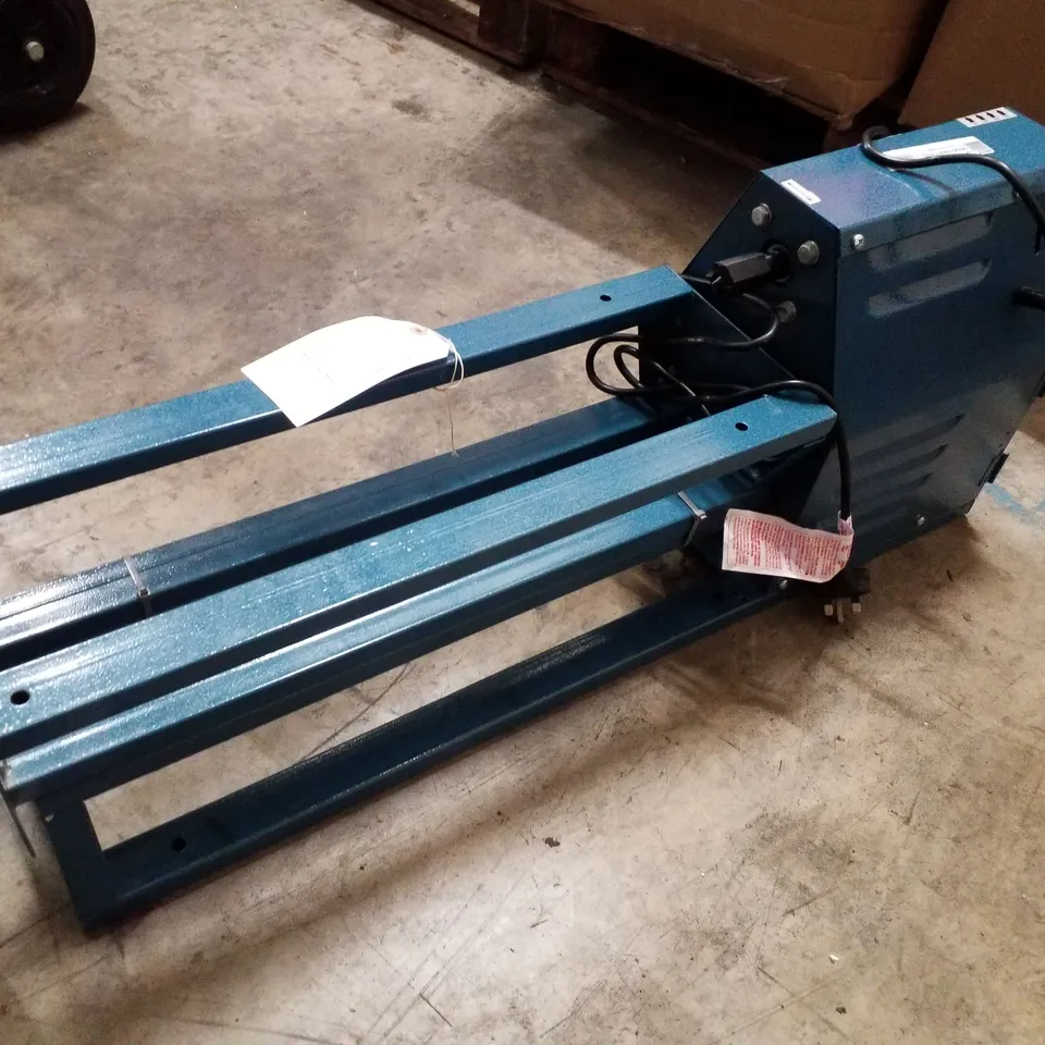 CLARKE CWL1000B 40" WOOD TURNING LATHE