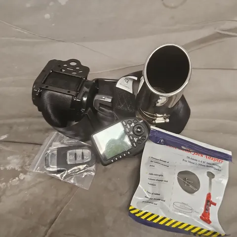 APPROXIMATELY 8 ASSORTED VEHICLE PARTS & ACCESSORIES TO INCLUDE HYDRAULIC BOTTLE JACK ADAPTOR, AFTERMARKET DASH REMOTE FOR AUDI, SEATBELT , ETC