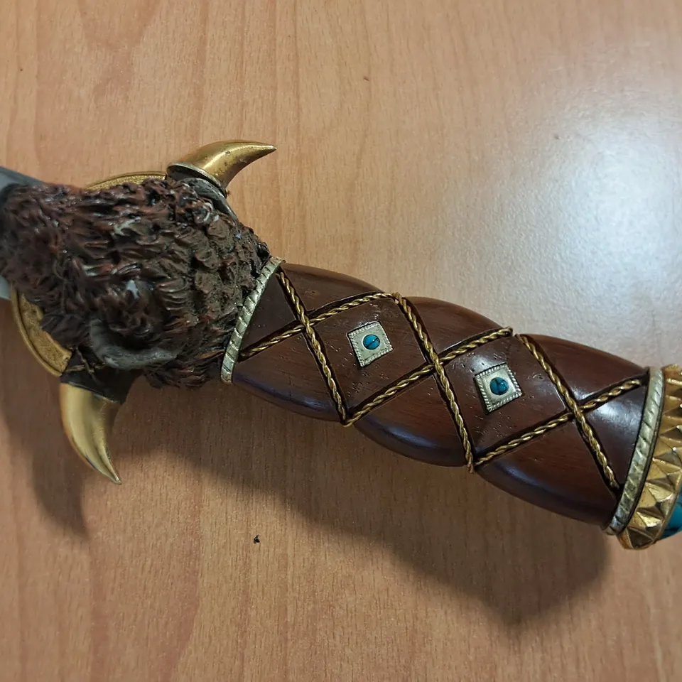DECORATIVE BISON THEMED 8" HUNTING KNIFE