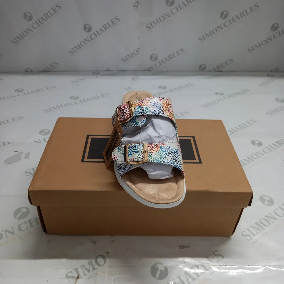BOXED PAIR OF CUSHION WALK STRAPPY SANDALS IN WHITE - SIZE 5