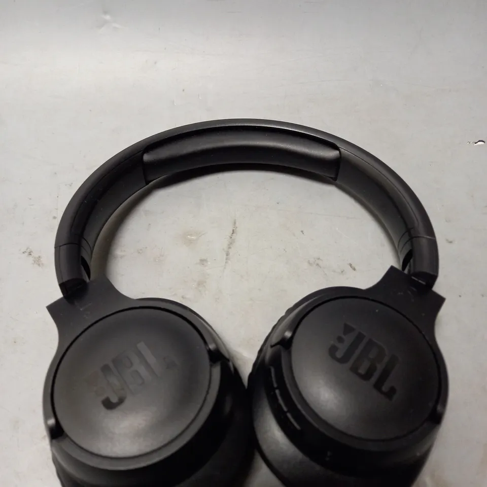 BOXED JBL TUNE 720 HEADPHONES