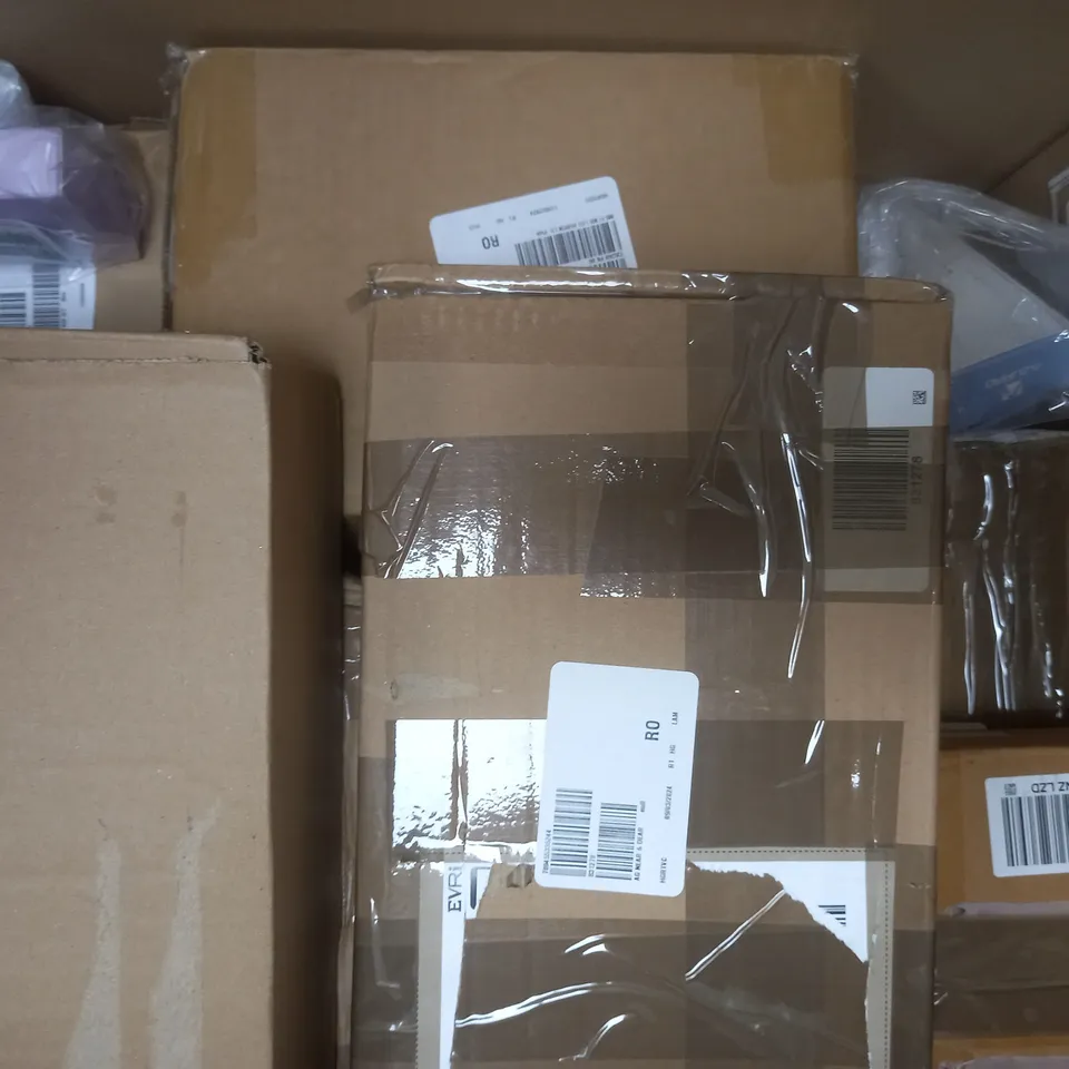 BOX OF APPROXIMATELY 10 ASSORTED HOUSEHOLD ITEMS TO INCLUDE WRAP-IT STORAGE STRAPS, ETC