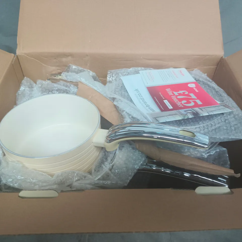 SWAN RETRO COOKWARE SET – 3-PIECE, BOXED