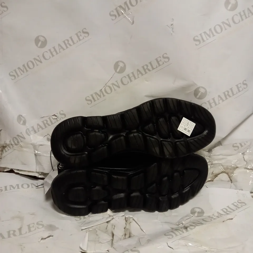 SKECHERS GO WALK LIMELIGHT PREMIUM FLAT KNIT SLIP ON TRAINER - SIZE 3.5 - BLACK