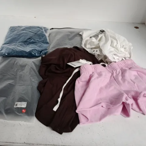 APPROXIMATELY 30 ASSORTED CLOTHING ITEMS IN VARIOUS SIZES, STYLES & COLOURS TO INCLUDE BRANDS SUCH AS BOOHOO MAN, BERSHKA, KAIIA STUDIO, ETC - COLLECTION ONLY