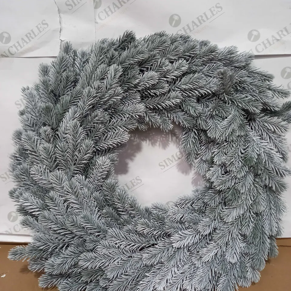 GARDEN REFLECTIONS OUTDOOR FROSTED LED WREATH