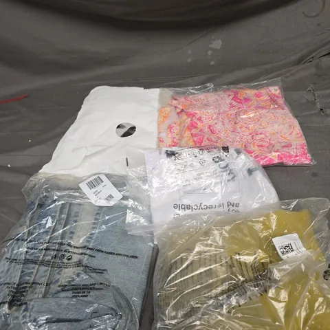 LARGE BOX OF APPROXIMATELY 20 ASSORTED CLOTHING ITEMS IN VARIOUS SIZES, STYLES AND COLOURS