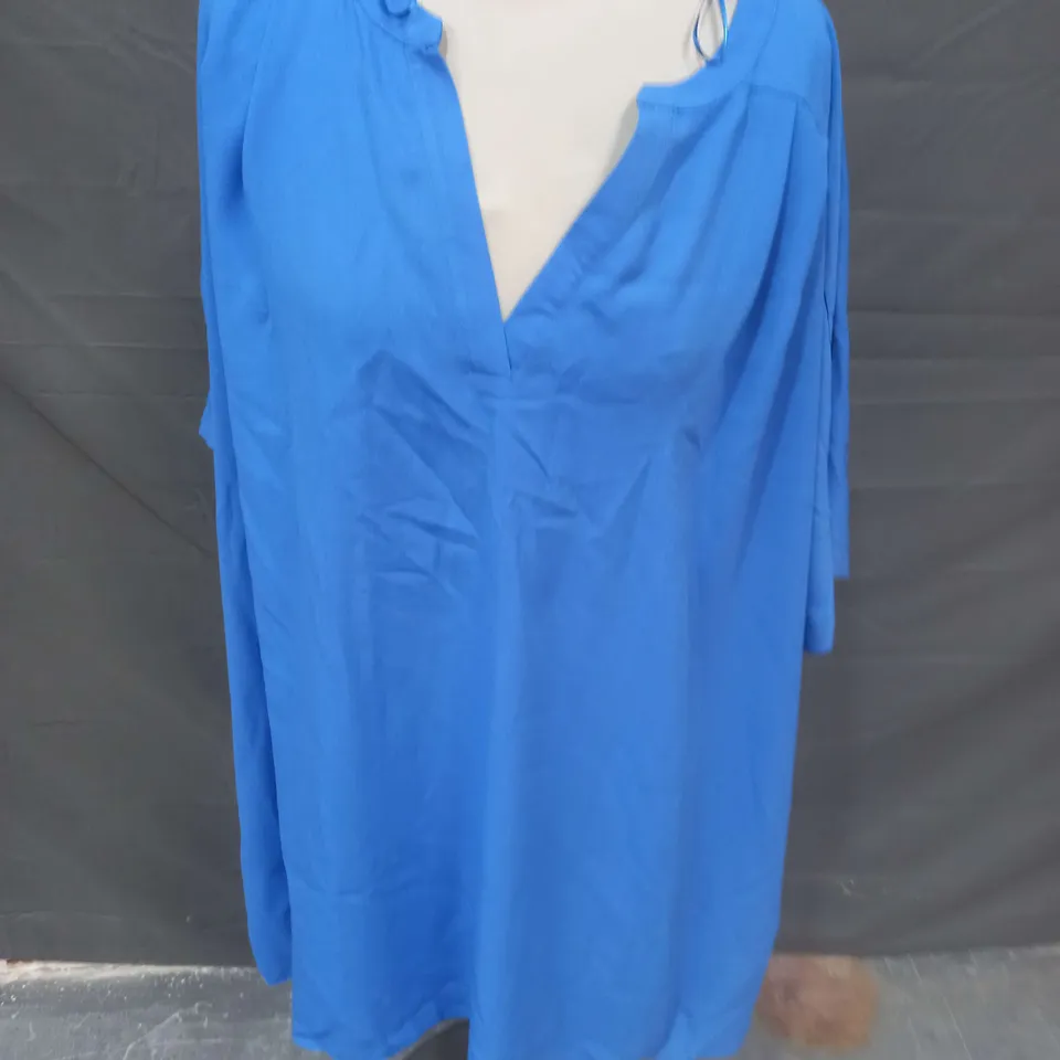 ROMAN LINEN LOOK TOP IN BLUE - 22/24