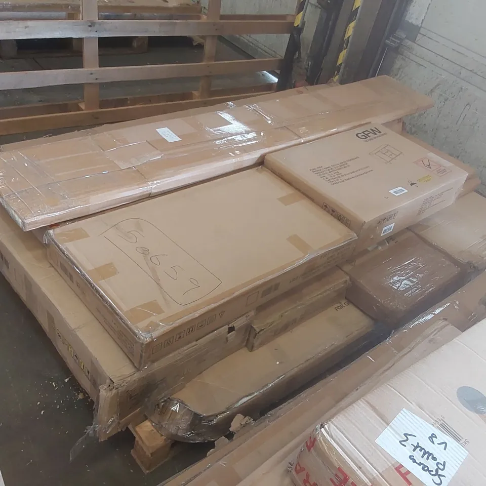 PALLET OF ASSORTED DESIGNER FURNITURE PARTS