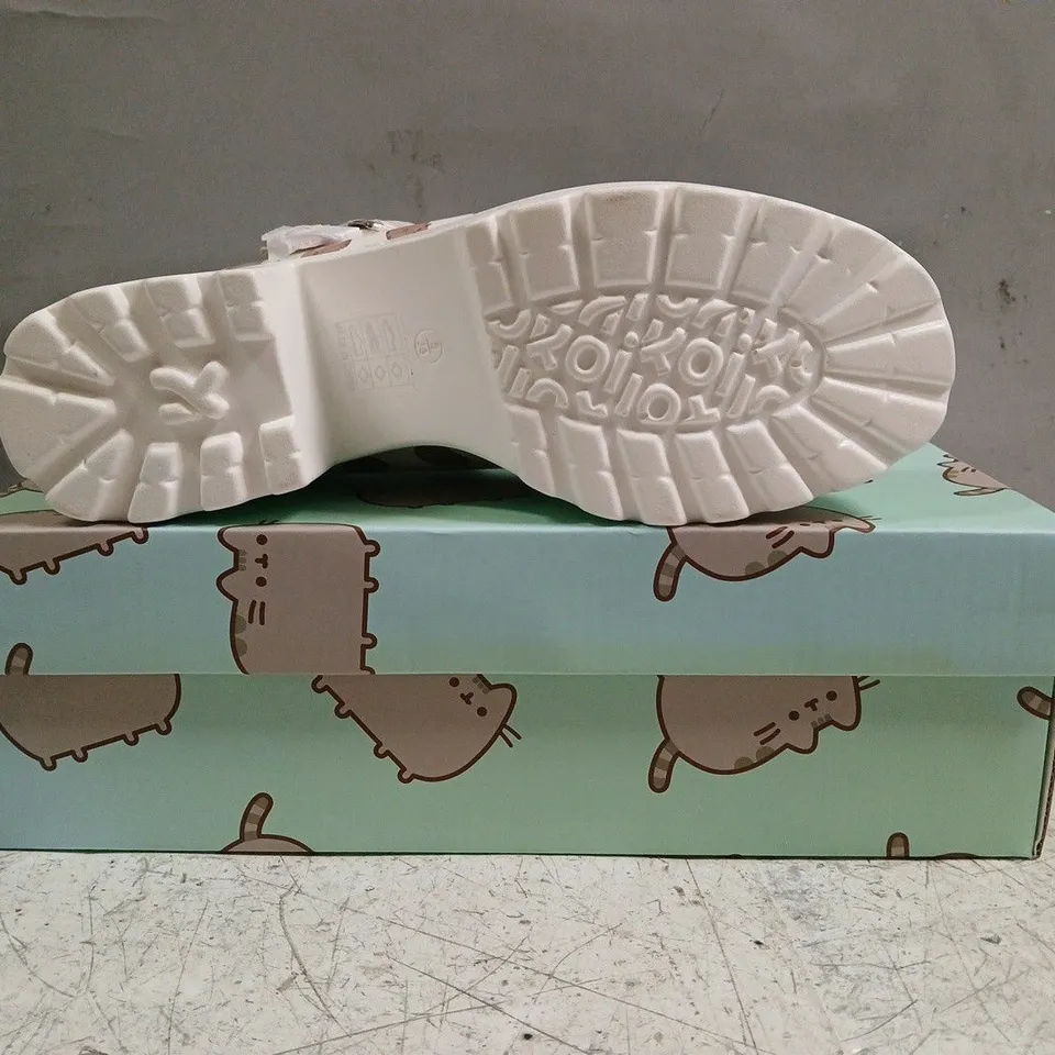 BOXED PAIR OF KOI SAI WHITE MARY JANES PUSHEEN EDITION SIZE UK 5