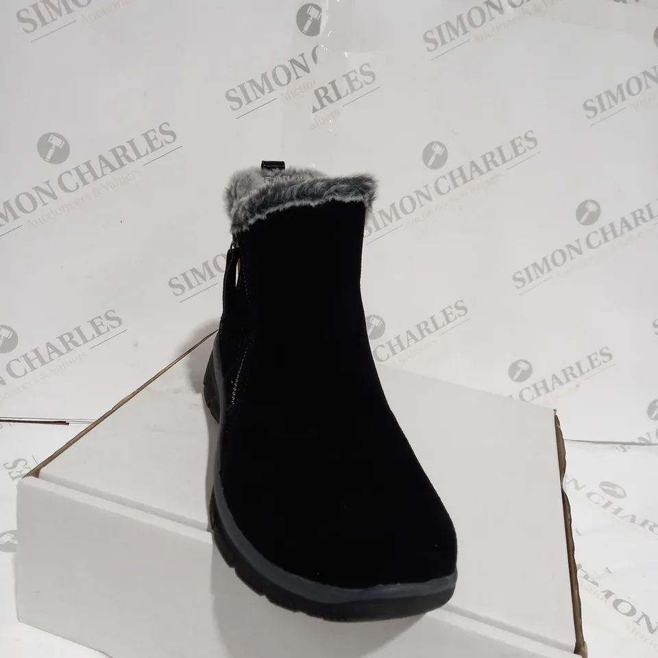 BOXED SKECHERS HIGH ZIP BOOTS, BLACK - SIZE 8
