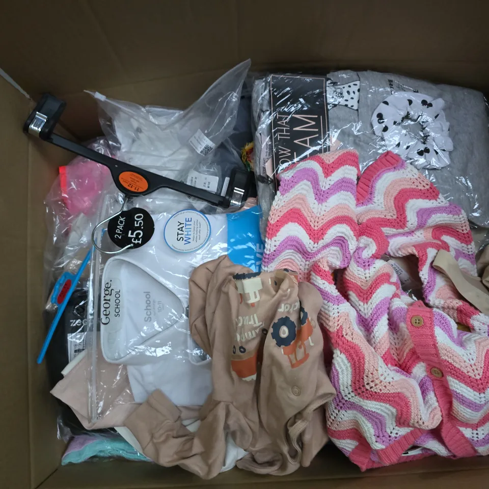 APPROXIMATELY 30 ASSORTED KIDS CLOTHING ITEMS IN VARIOUS STYLES, SIZES & COLOURS TO INCLUDE DRESSES, SHIRTS, TOPS, ETC - COLLECTION ONLY