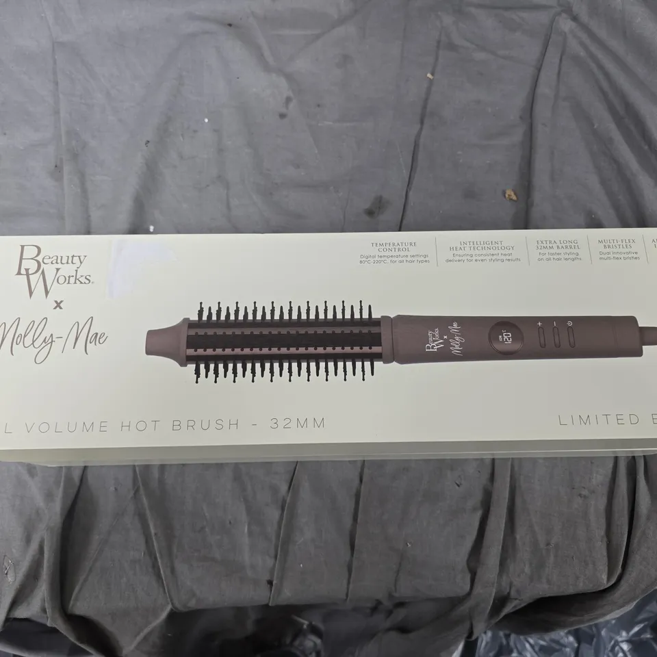 BEAUTY WORKS X MOLLY-MAE XXL VOLUME HOT BRUSH – 32MM, LIMITED EDITION (BOXED)