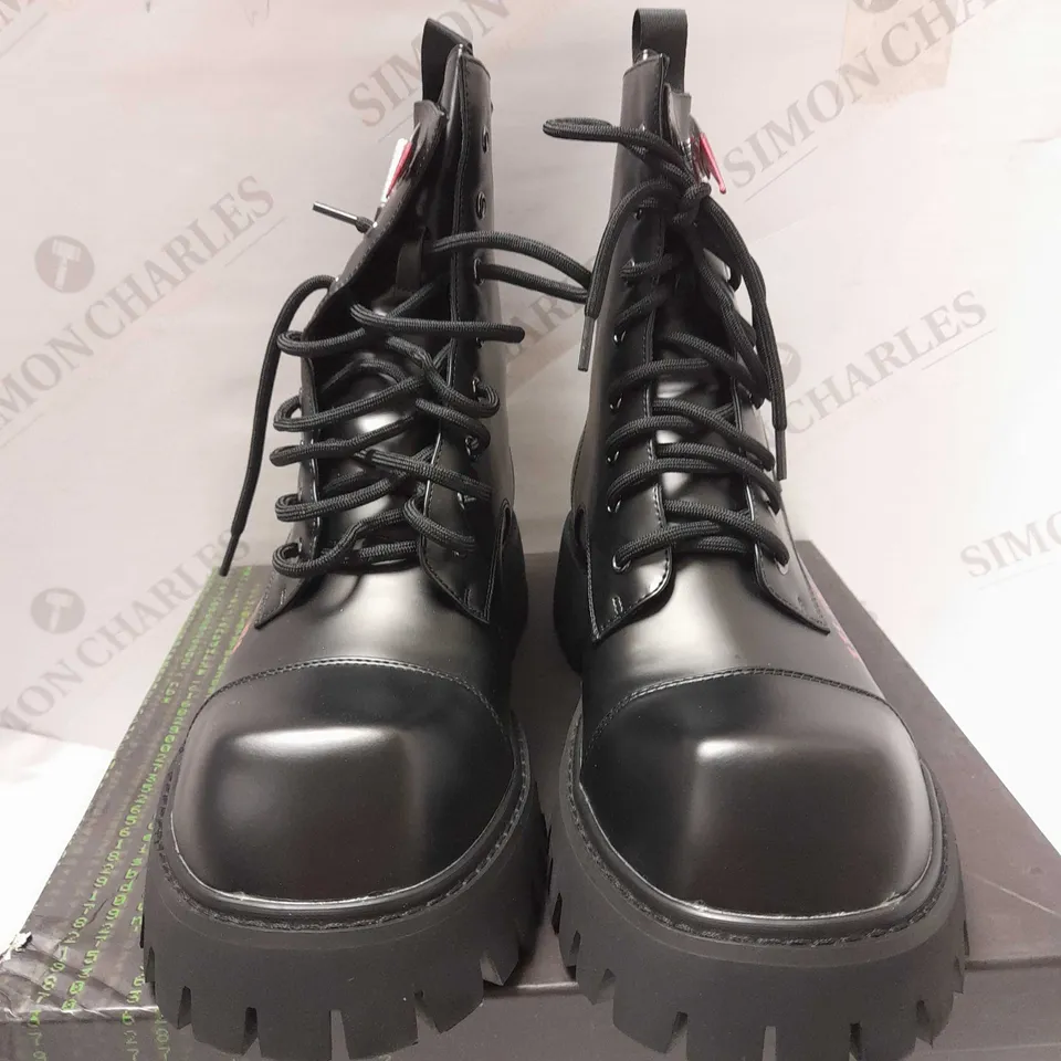 KOI NIGHTWALKER SCYTHE BLACK BOOTS - SIZE 8