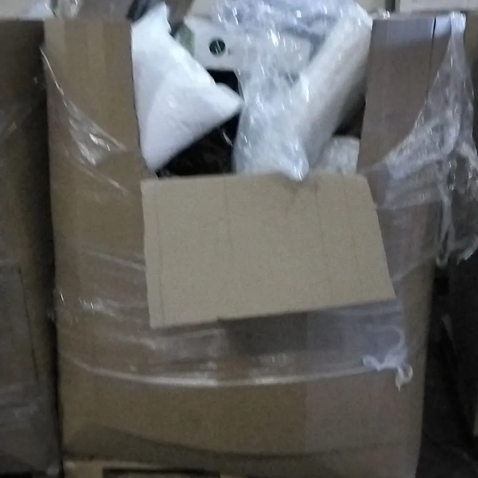 PALLET OF ASSORTED HOUSEHOLD GOODS TO INCLUDE DONUT CUSHION, LUMBAR SUPPORT CUSHION, AND DELUXE MEMORY FOAM PILLOW ETC.