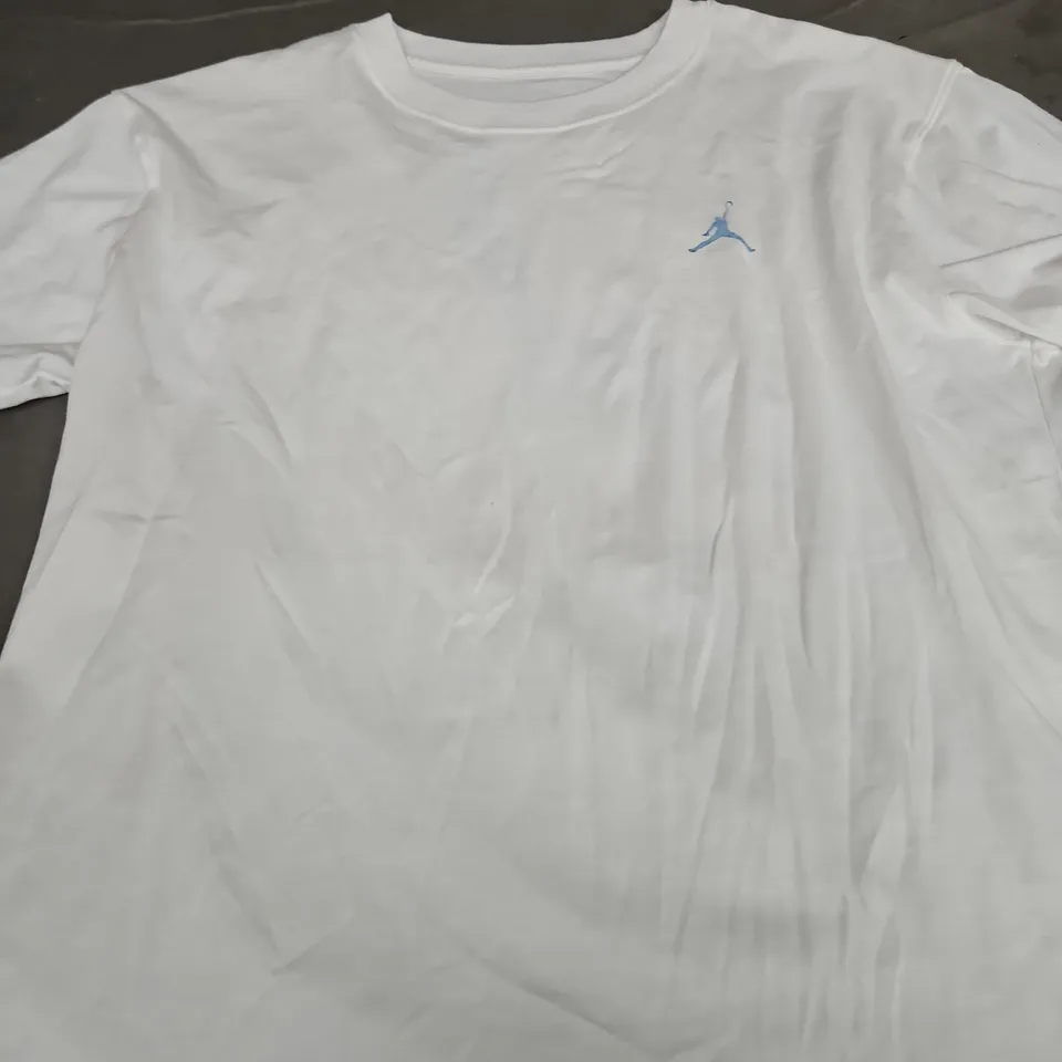 AIR JORDAN GRAPHIC TEE - SIZE SMALL