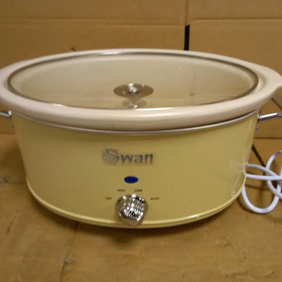 SWAN RETRO SLOW COOKER 6.5L