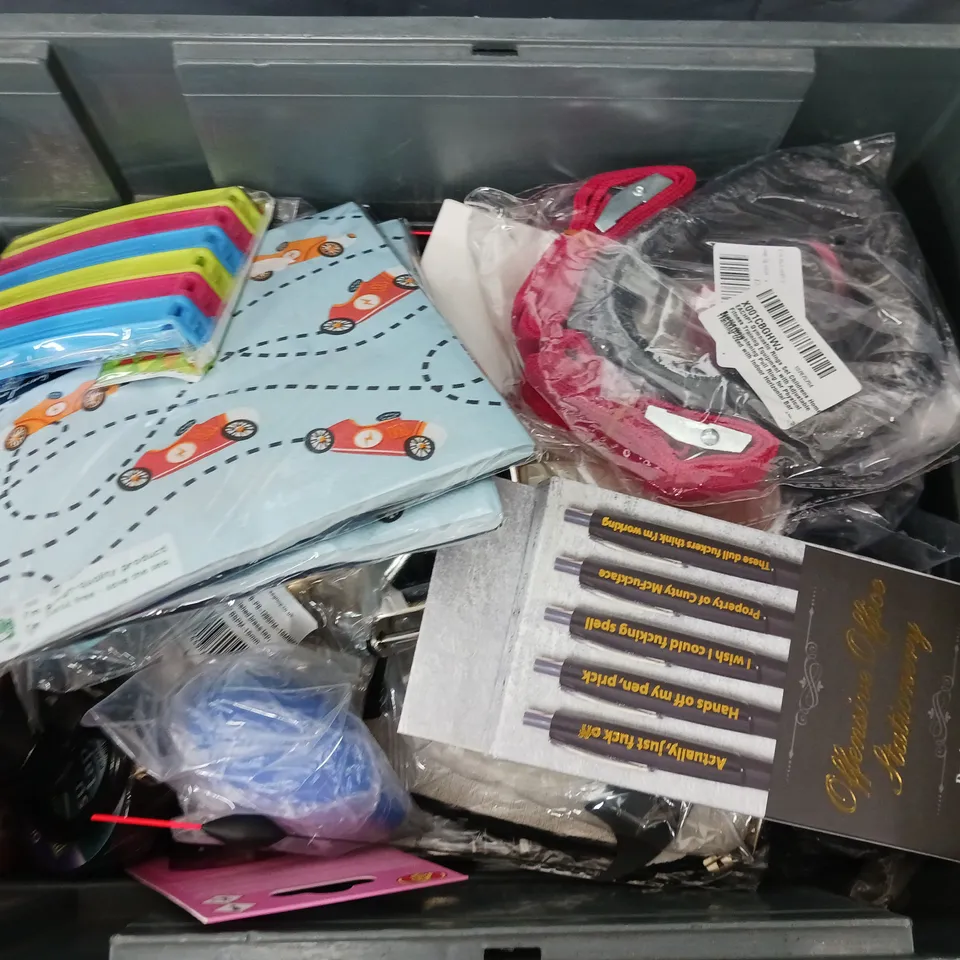 APPROXIMATELY 12 ASSORTED HOUSEHOLD ITEMS TO INCLUDE PEN SET, SERVING NAPKINS, TAPE. ETC