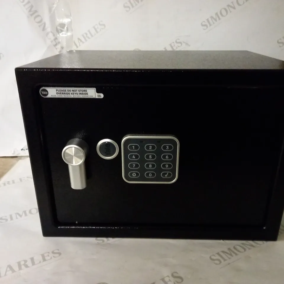 YALE ELECTRONIC SAFE MEDIUM