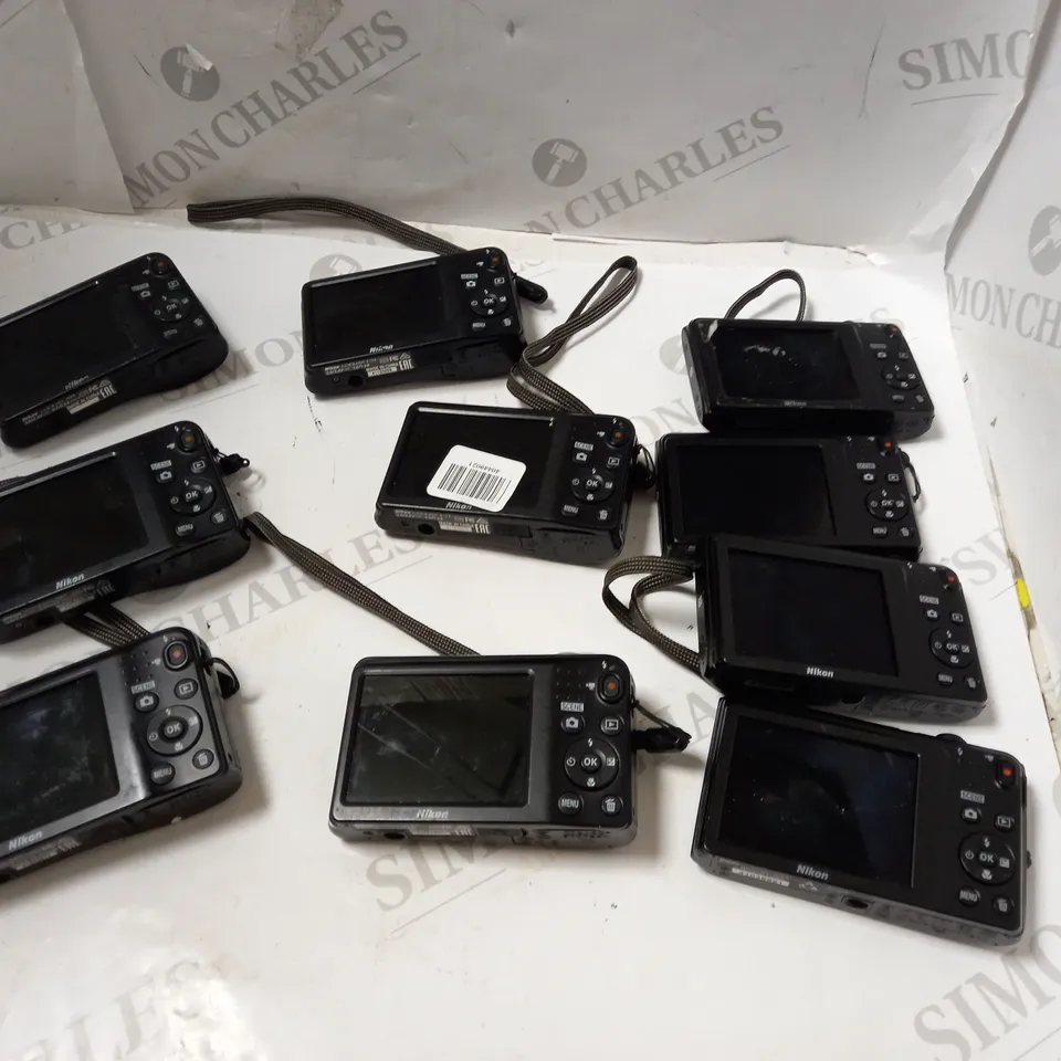 NIKON DIGITAL CAMERA BUNDLE 10 ITEMS 