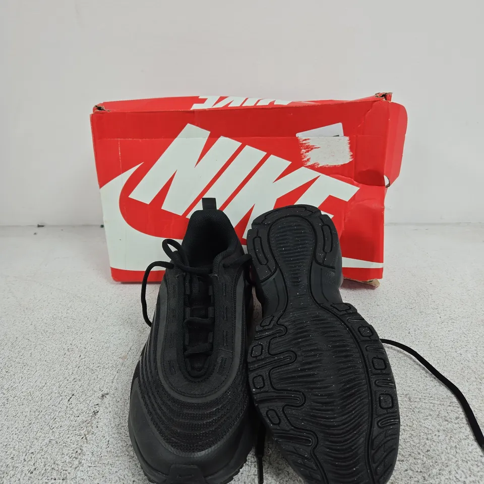 NIKE AIR MAX FIRE (GS) BLACK/BLACK SNEAKERS – UK 6