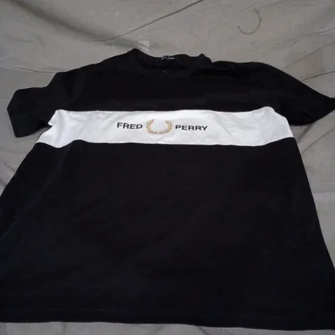 FRED PERRY TSHIRT IN BLACK WITH WHITE CHEST STRIPE – MEN'S, SIZE L