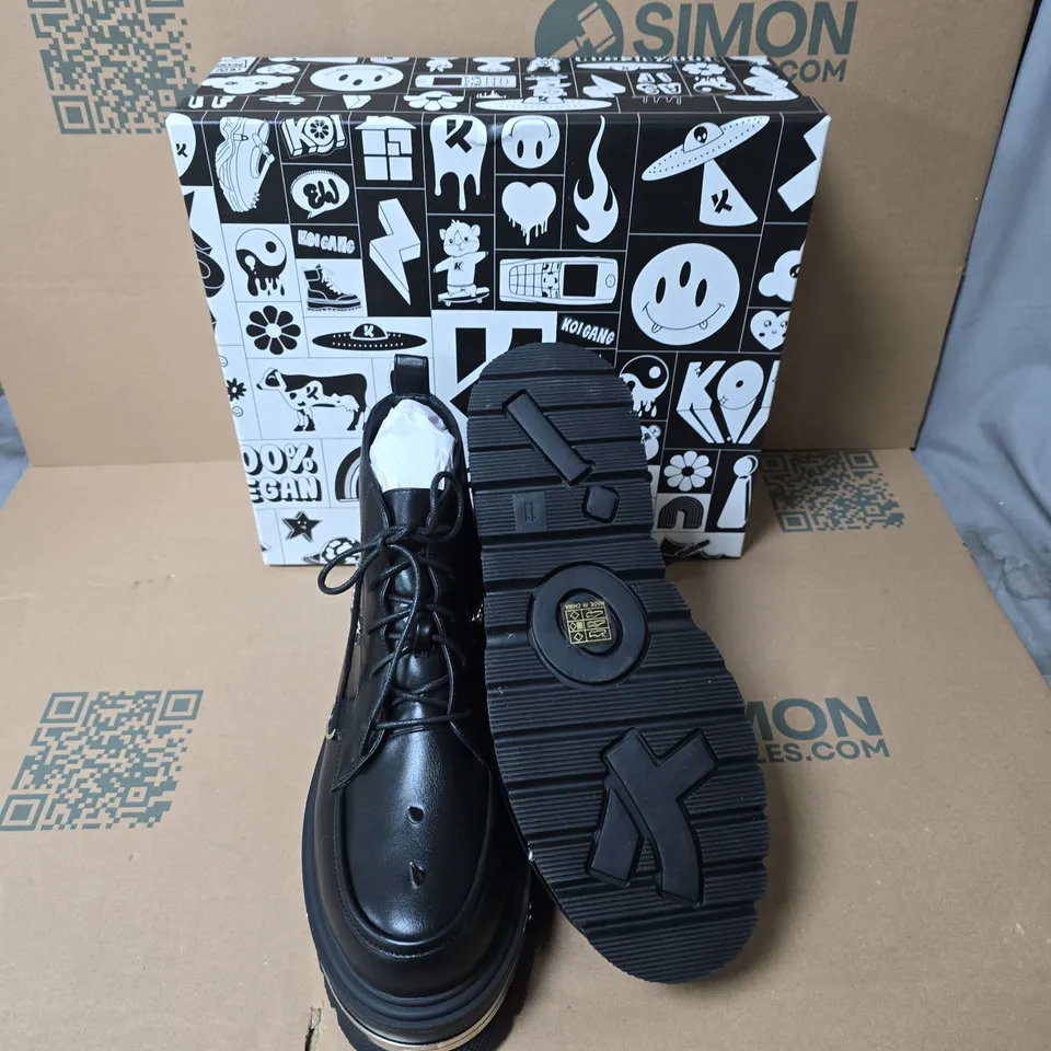 BOXED KOI THE SILENCE MENS PLATFORM GRUNGE BOOTS BLACK SIZE UK 11