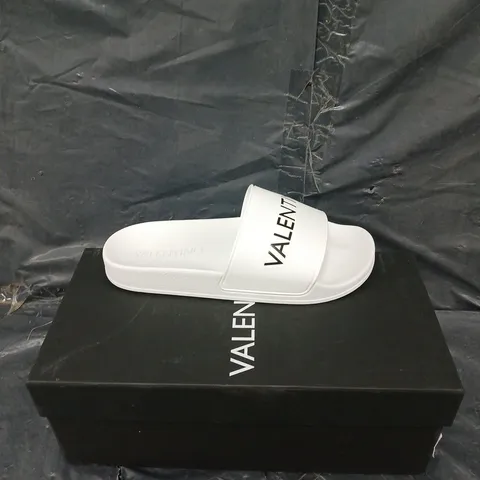 BOXED PAIR OF VALENTINO WHITE SPA SLIDES UK 6.5