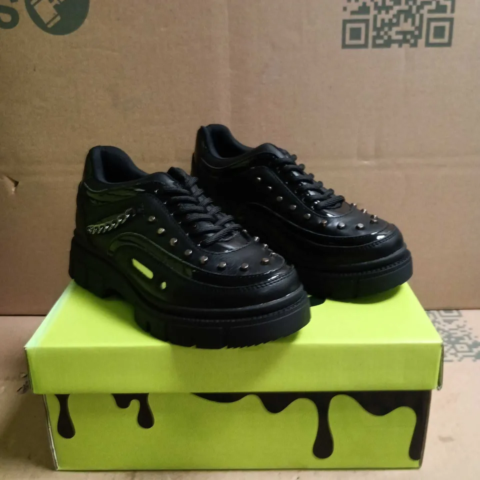 KOI KIDZ LIL BANE OF EXILE TRAINERS BLACK SIZE 12