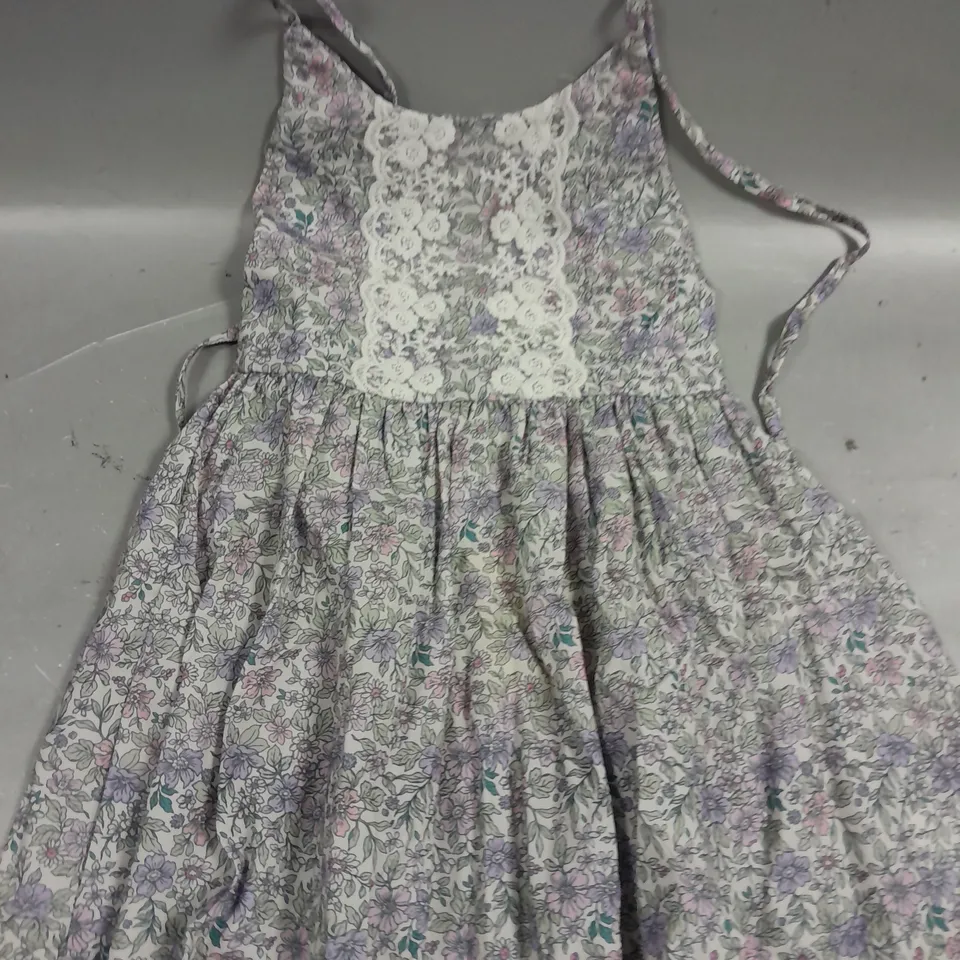 DOLLY WEARS CHILDRENS FLORAL PRINT SLEEVELESS DRESS - 5-6YRS 