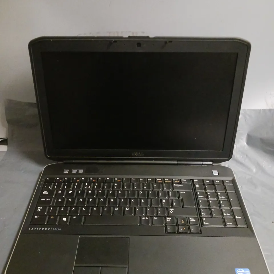 DELL LATITUDE E5530 LAPTOP