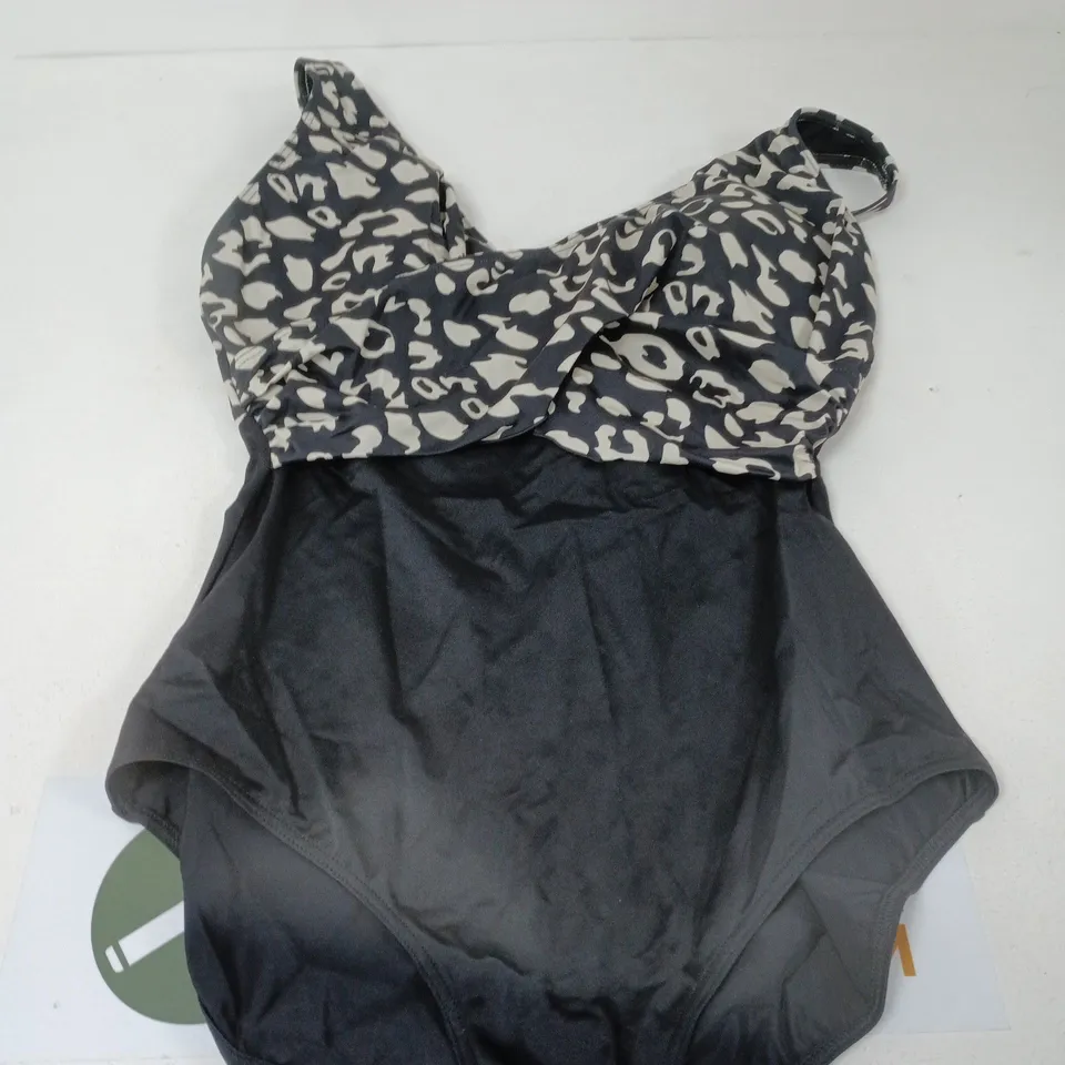 BONPRIX WOMEN'S SWIMSUIT – CAMOUFLAGE PRINT TOP WITH BLACK BOTTOM – UK 20