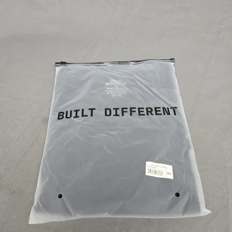 BAGGED BUILT DIFFERENT CREW T-SHIRT IN BLACK SIZE 2XL