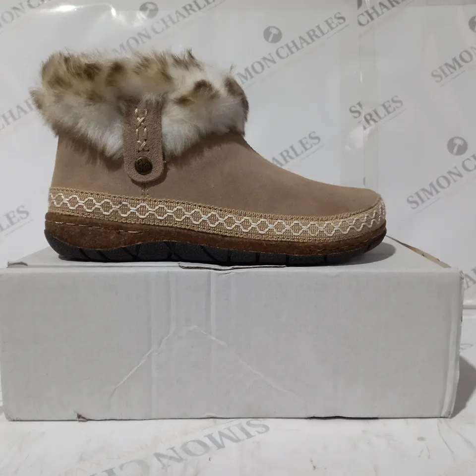 BOXED PAIR OF EARTH ORIGINS EMMALYN BEIGE BOOTIES - SIZE 5