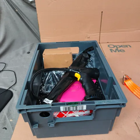 TOTE OF APPROXIMATELY 10 ASSORTED AUTO PARTS TO INCLUDE: RACHET STRAPS