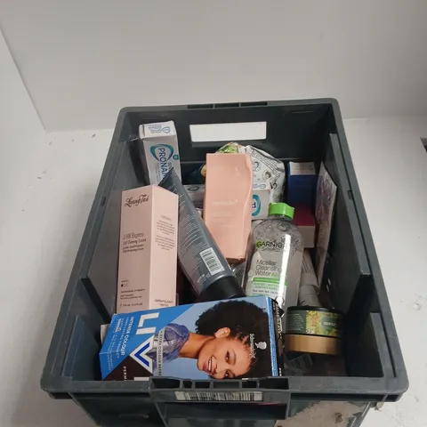 TOTE OF APPROXIMATELY 17 ASSORTED HEALTH AND BEAUTY ITEMS TO INCLUDE: THE ORDINARY HYALURONIC ACID 